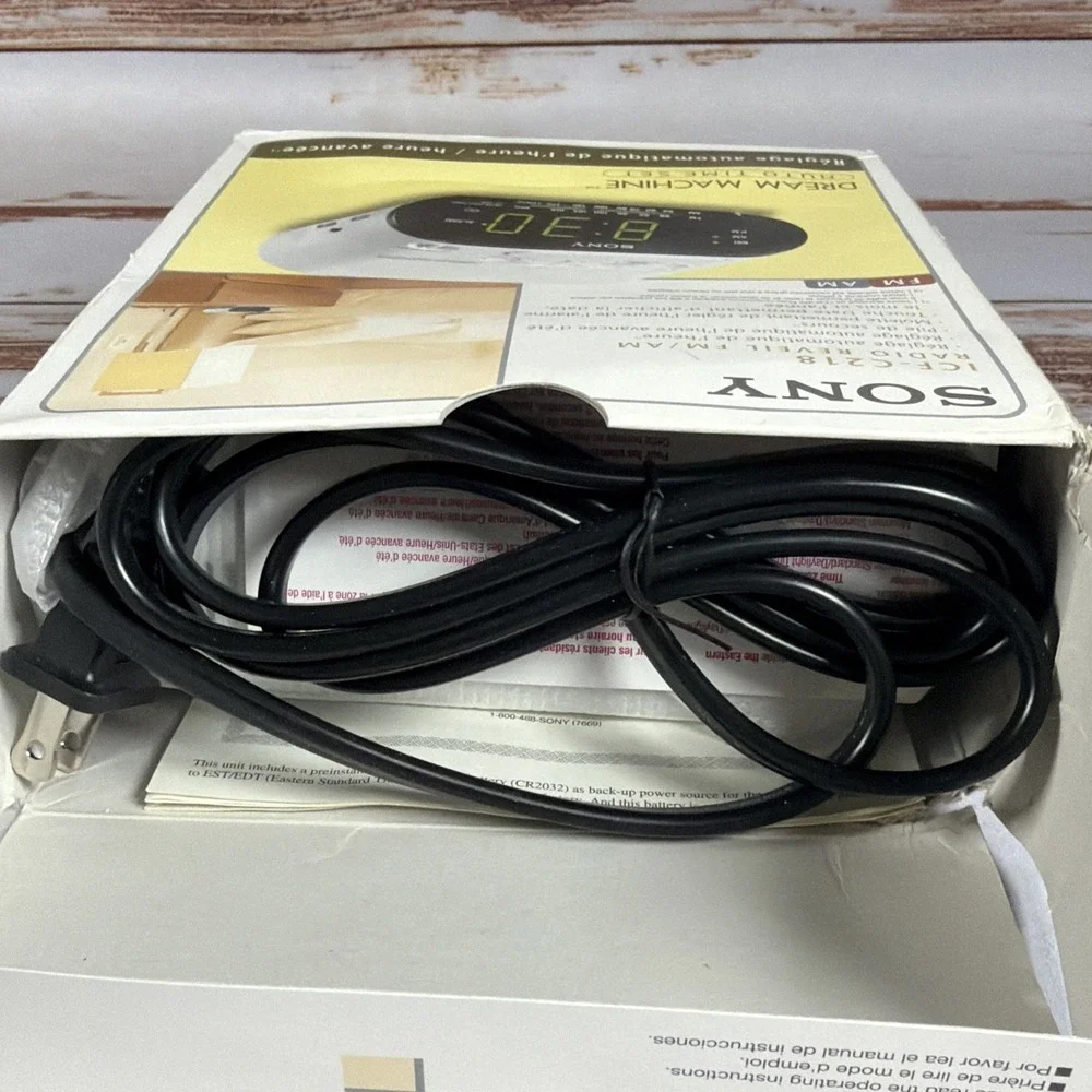 Sony Dream Machine ICF-C218 Automatic Digital Alarm Clock with AM / FM Radio